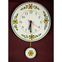 Kör alakú ingás óra