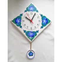 Négyzet alakú ingás óra