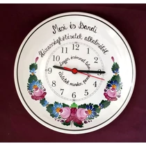 Egyedi festésű fali tányér óra, házasságkötés alkalmából