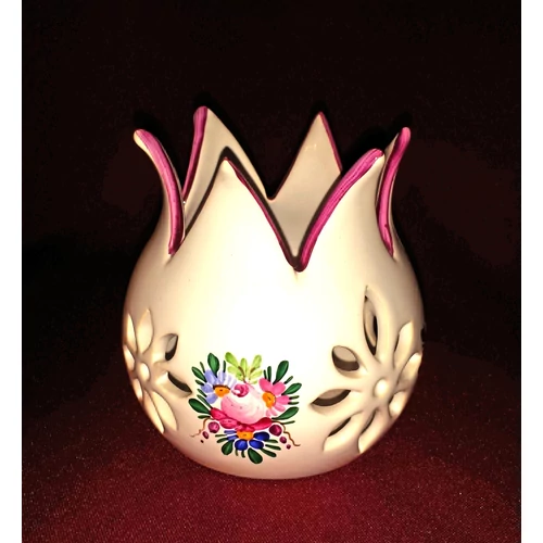 ÁTTÖRT, tulipán alakú kézi festésű kerámia mécsestartó