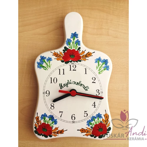 Vágódeszka alakú fali óra   