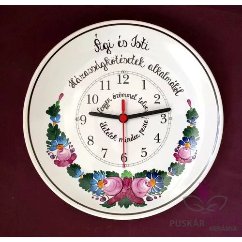 Egyedi festésű fali tányér óra, házasságkötés alkalmából