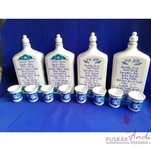 Pálinkás butella névsorral feliratozva /1 db butella+ 2 pohár/