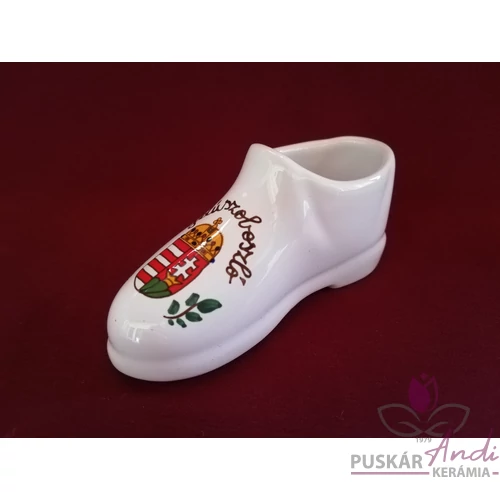 Cipőcske címeres